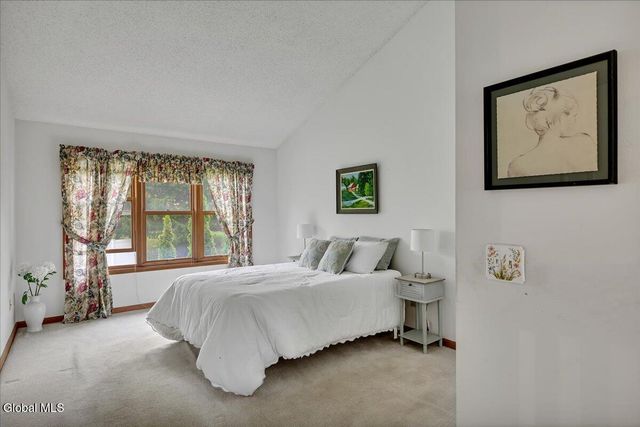 26 Malibu Hill, East Greenbush, NY 12144