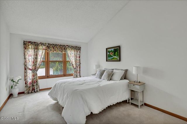 26 Malibu Hill, East Greenbush, NY 12144