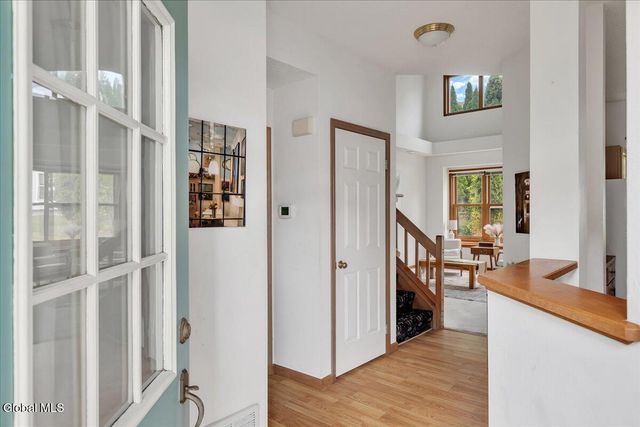 26 Malibu Hill, East Greenbush, NY 12144