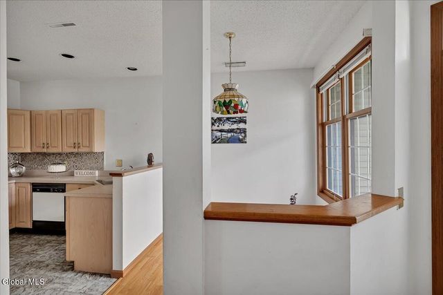 26 Malibu Hill, East Greenbush, NY 12144