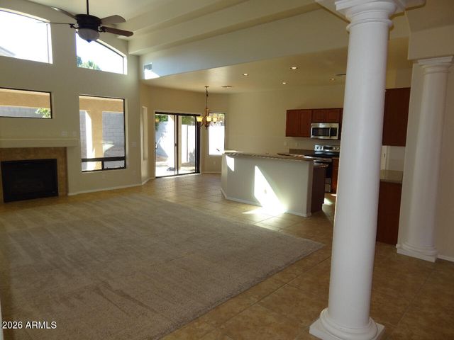 1011 W Samantha Way, Phoenix, AZ 85041