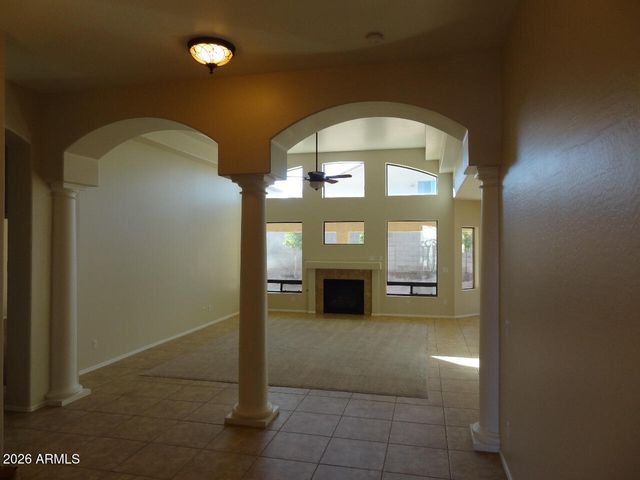 1011 W Samantha Way, Phoenix, AZ 85041