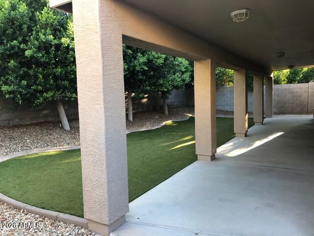 1011 W Samantha Way, Phoenix, AZ 85041