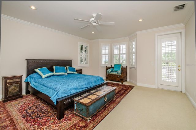 924 HEMINGWAY CIRCLE, Tampa, FL 33602