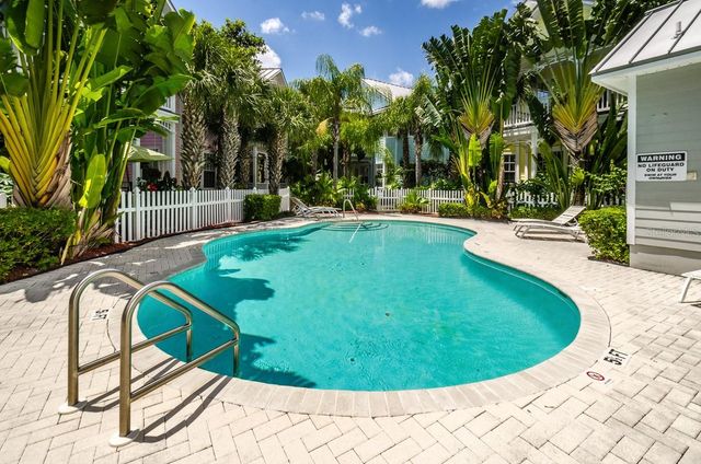 924 HEMINGWAY CIRCLE, Tampa, FL 33602