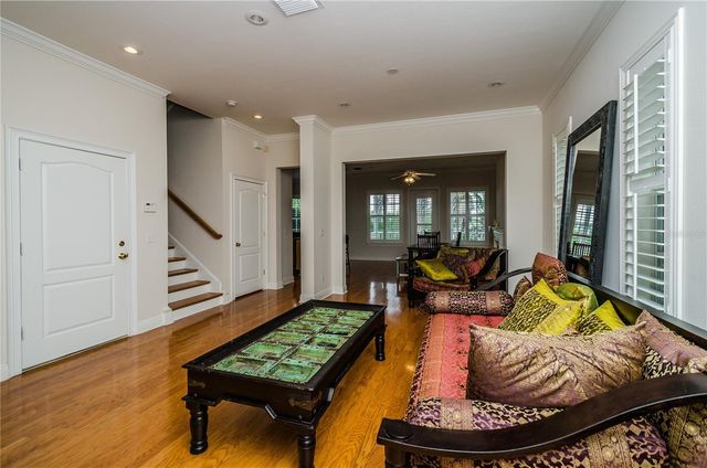 924 HEMINGWAY CIRCLE, Tampa, FL 33602