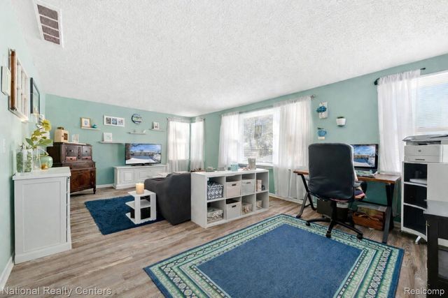 1955 Maddy Lane, Keego Harbor, MI 48320