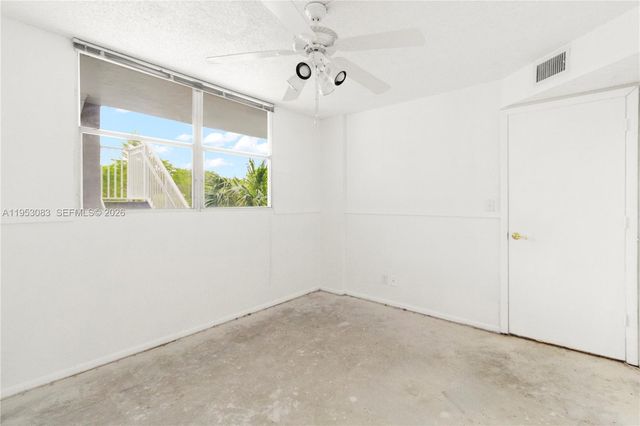 117 Royal Park Dr 3H, Oakland Park, FL 33309