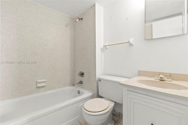 117 Royal Park Dr 3H, Oakland Park, FL 33309