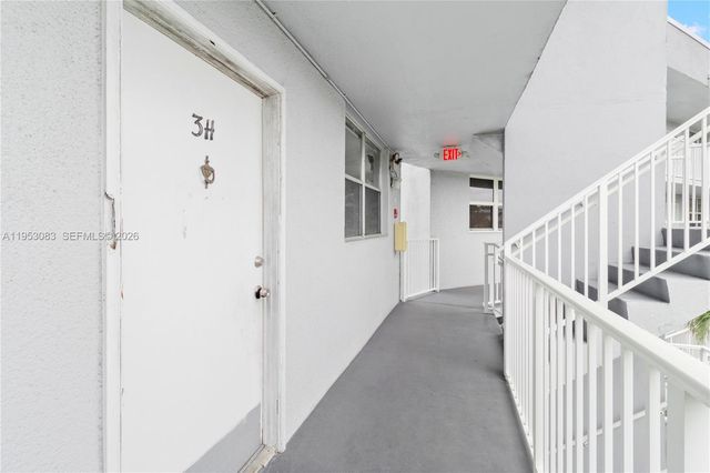 117 Royal Park Dr 3H, Oakland Park, FL 33309