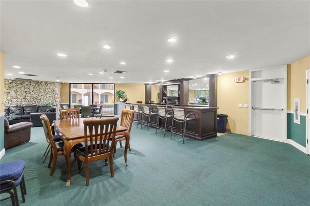 117 Royal Park Dr 3H, Oakland Park, FL 33309