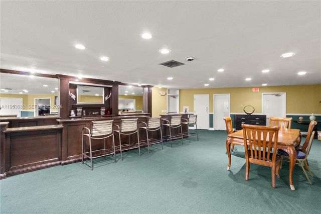 117 Royal Park Dr 3H, Oakland Park, FL 33309