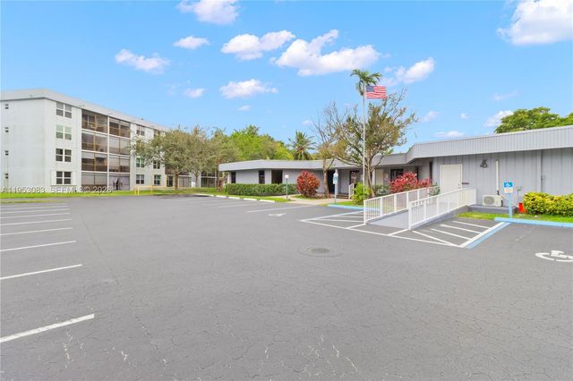 117 Royal Park Dr 3H, Oakland Park, FL 33309