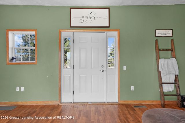 9604 Island Highway, Eaton Rapids, MI 48827