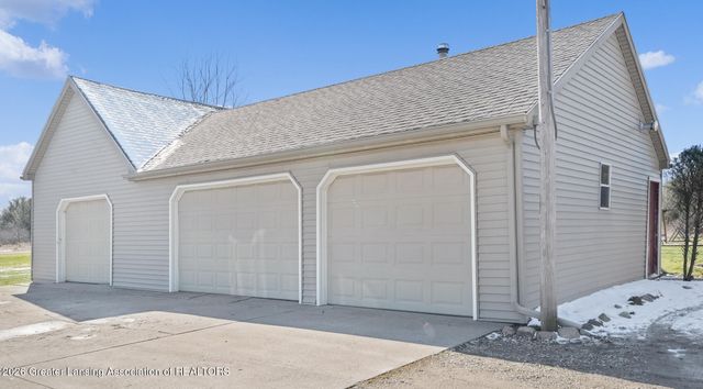 9604 Island Highway, Eaton Rapids, MI 48827