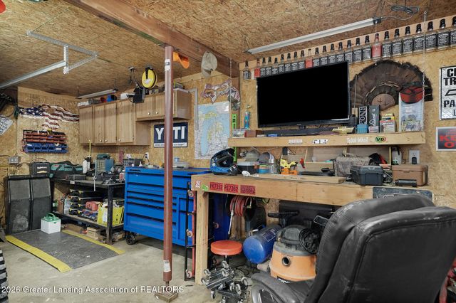 9604 Island Highway, Eaton Rapids, MI 48827