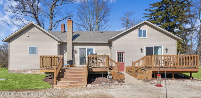 9604 Island Highway, Eaton Rapids, MI 48827