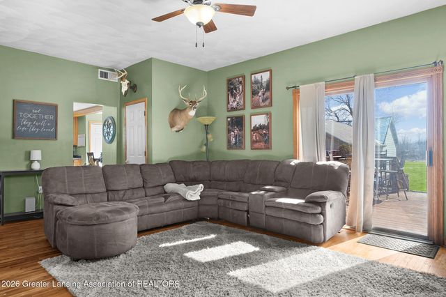 9604 Island Highway, Eaton Rapids, MI 48827