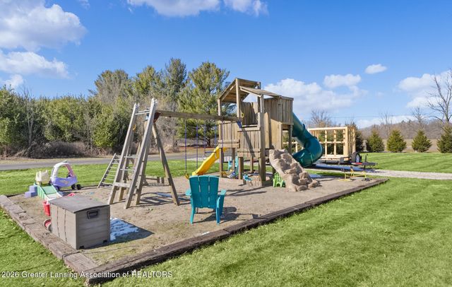 9604 Island Highway, Eaton Rapids, MI 48827