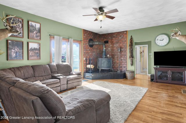 9604 Island Highway, Eaton Rapids, MI 48827