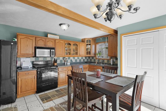 9604 Island Highway, Eaton Rapids, MI 48827