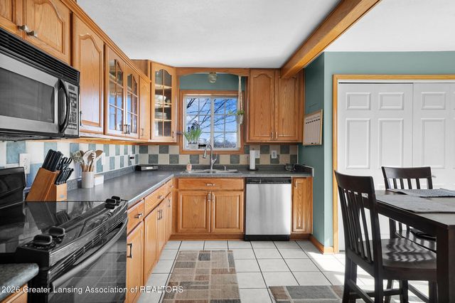 9604 Island Highway, Eaton Rapids, MI 48827