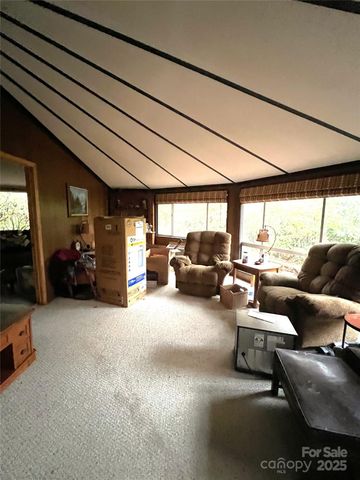 576 Faraway Hill, Lake Toxaway, NC 28747