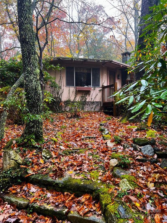 576 Faraway Hill, Lake Toxaway, NC 28747