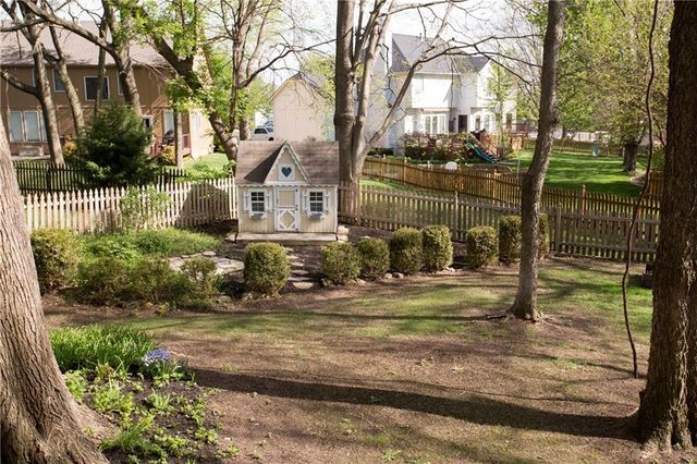 10803 W 132nd Terrace, Overland Park, KS 66213