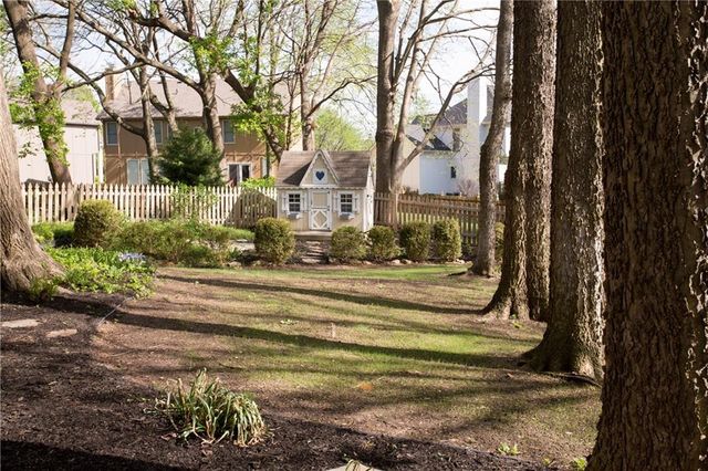10803 W 132nd Terrace, Overland Park, KS 66213