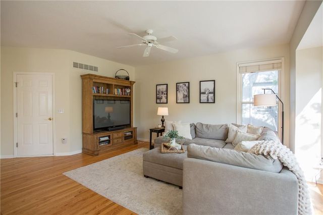 10803 W 132nd Terrace, Overland Park, KS 66213