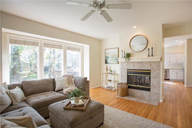 10803 W 132nd Terrace, Overland Park, KS 66213