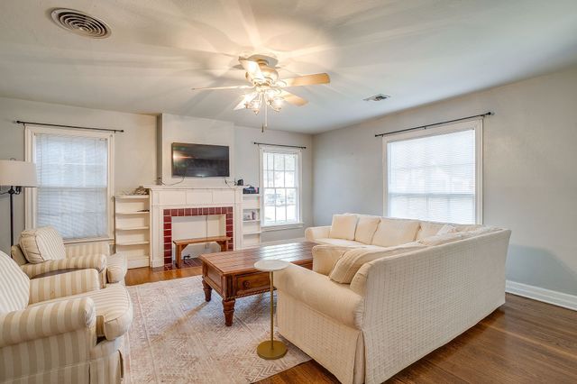 3224 Cockrell Avenue, Fort Worth, TX 76109