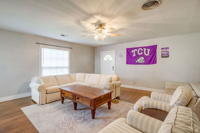 3224 Cockrell Avenue, Fort Worth, TX 76109