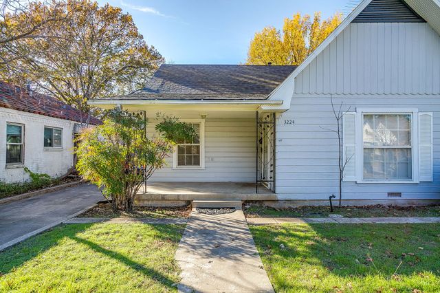 3224 Cockrell Avenue, Fort Worth, TX 76109