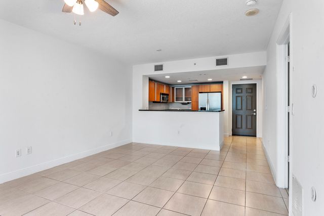 610 CLEMATIS Street 527, West Palm Beach, FL 33401