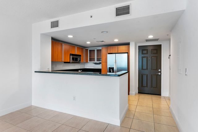 610 CLEMATIS Street 527, West Palm Beach, FL 33401