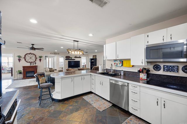 552 Private Road 3310, Clarksville, AR 72830