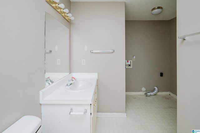 1849 WOODVINE LANE, Birmingham, AL 35215