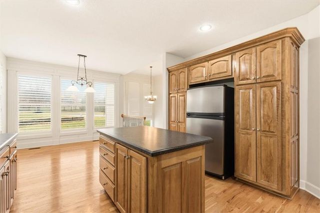 19430 W 98th Street, Lenexa, KS 66220