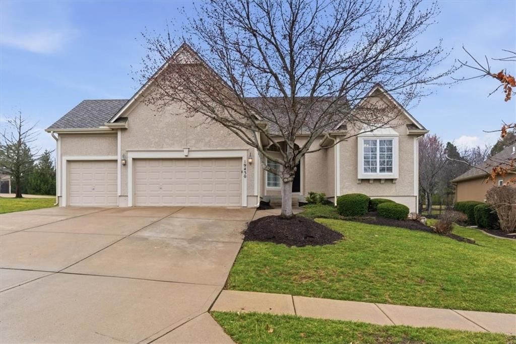 19430 W 98th Street, Lenexa, KS 66220