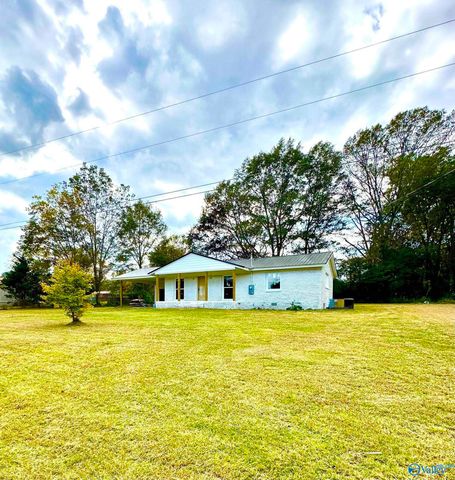 199 Twin Lakes Drive, Arab, AL 35016