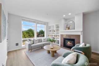 3221 SW Avalon Way #207, Seattle, WA 98126