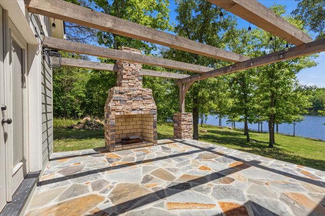 722 Hemlock Ln, Spencer, TN 38585