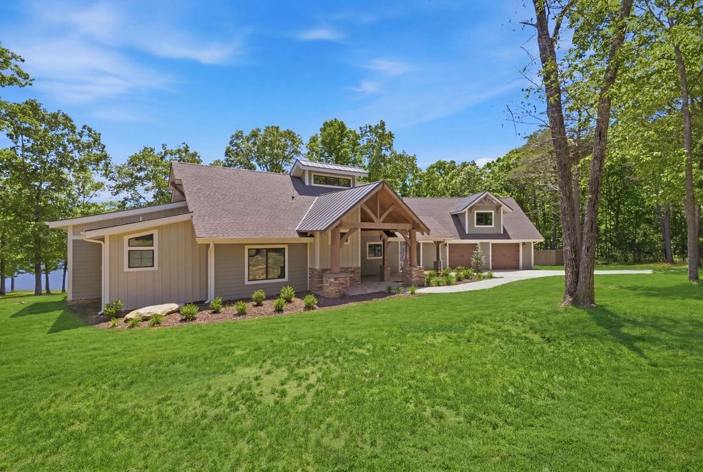 722 Hemlock Ln, Spencer, TN 38585