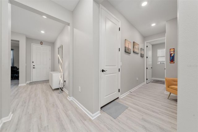 564 HENNEPIN LOOP, Lake Wales, FL 33898