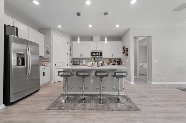 564 HENNEPIN LOOP, Lake Wales, FL 33898