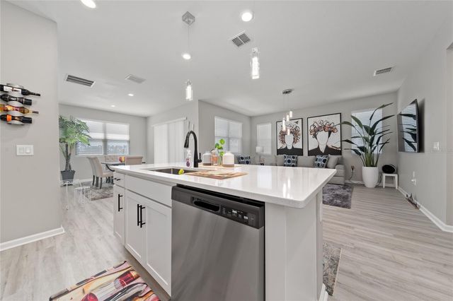 564 HENNEPIN LOOP, Lake Wales, FL 33898