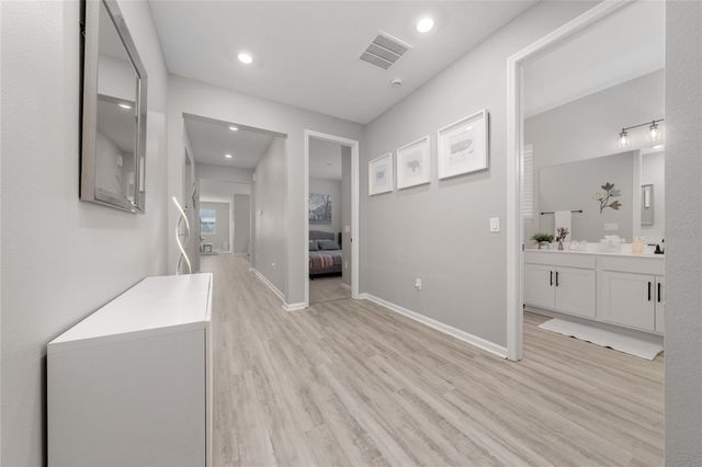 564 HENNEPIN LOOP, Lake Wales, FL 33898