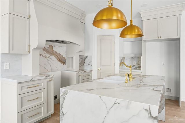 1821 N Mangrove Street, San Juan, TX 78589